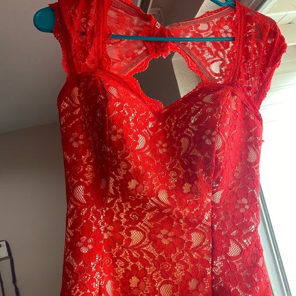 PROM DRESSES - Picture 9 of 15